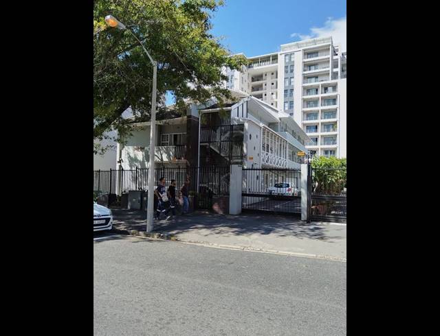 2 BEDROOM PROPERTY TO RENT IN CLAREMONT UPPER